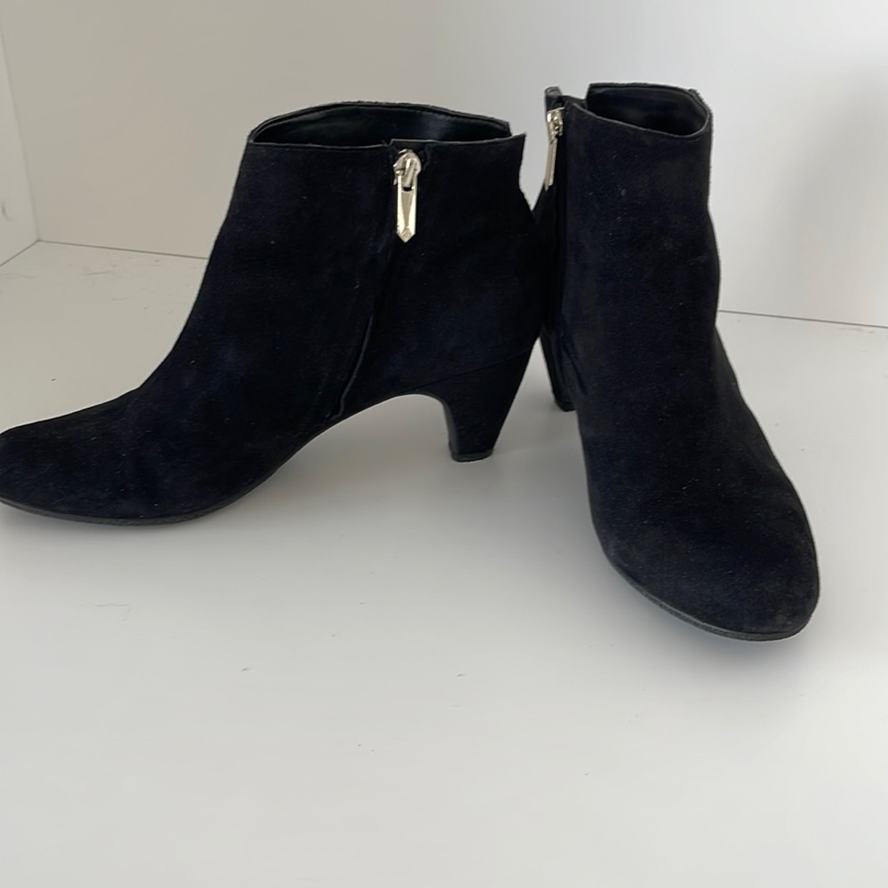 Sam Edelman 8.5 suede black booties